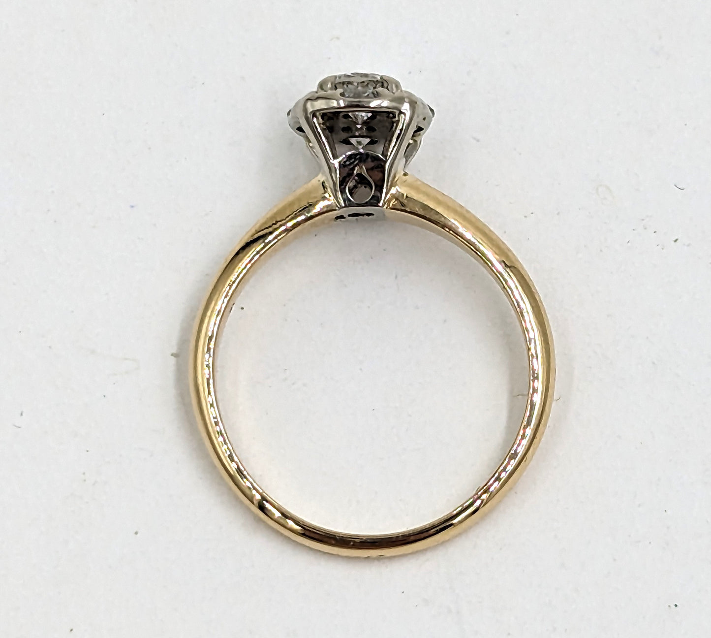 14 Karat Yellow Gold ring with centered diamond