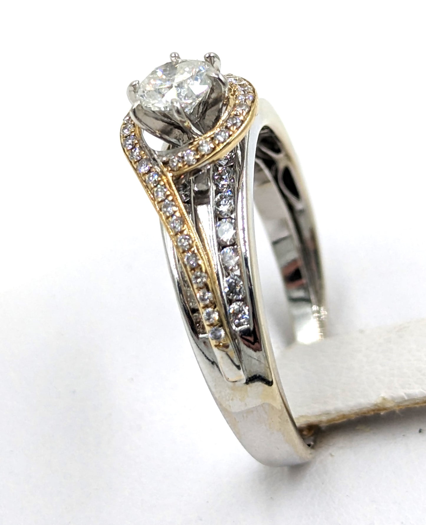 14 Karat White Gold ring with diamonds