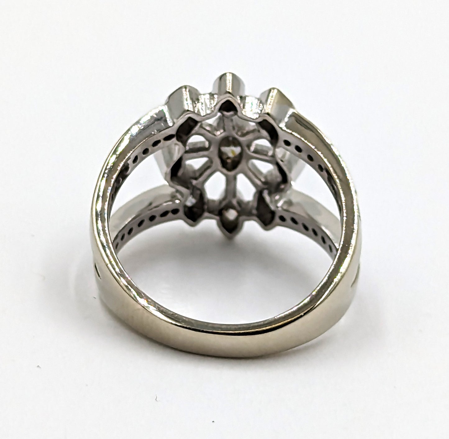 14Kt White Gold Ring with customed setting and diamonds